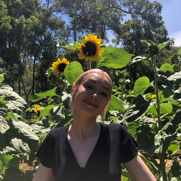 Meet your Posher, Leah - Picture 1 of 1